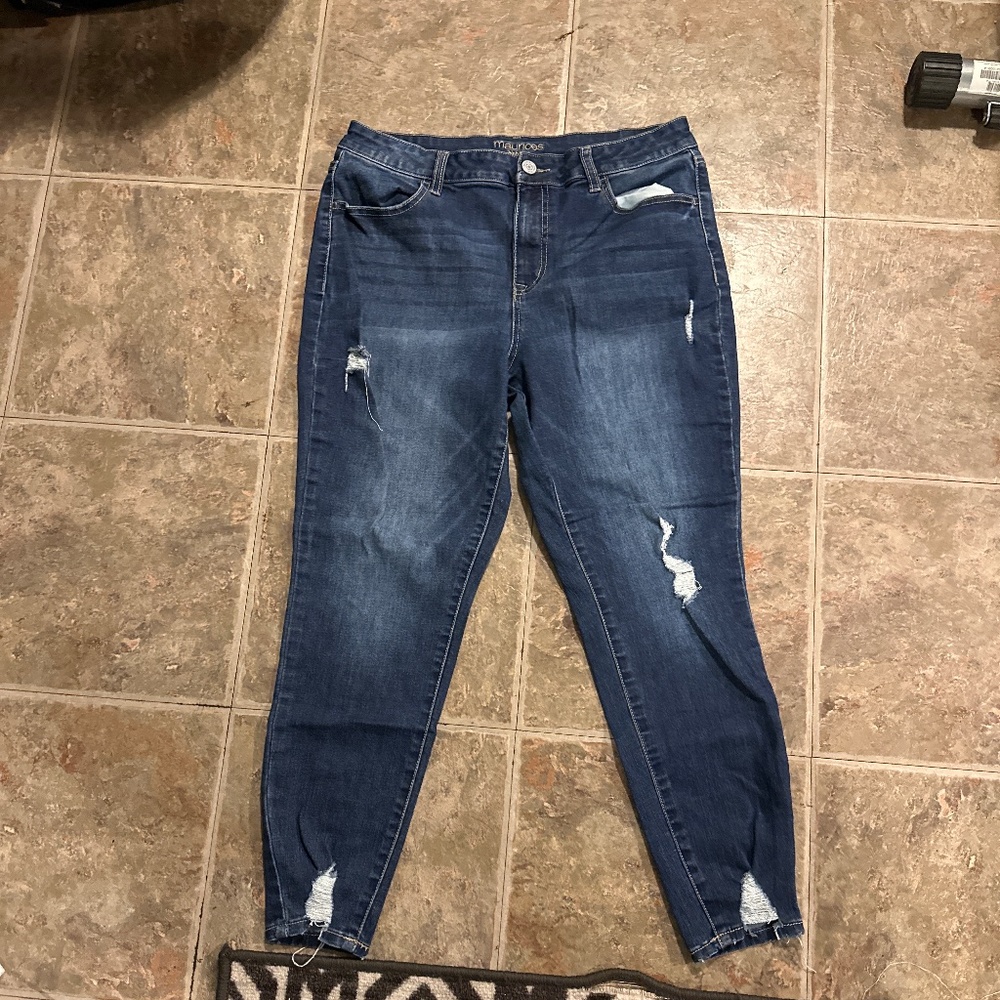 Maurice’s High Rise Distressed Jeggings